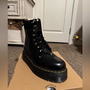 NEW NEVER WORN Doc Martens Jadon HDW II Size 9M/10L